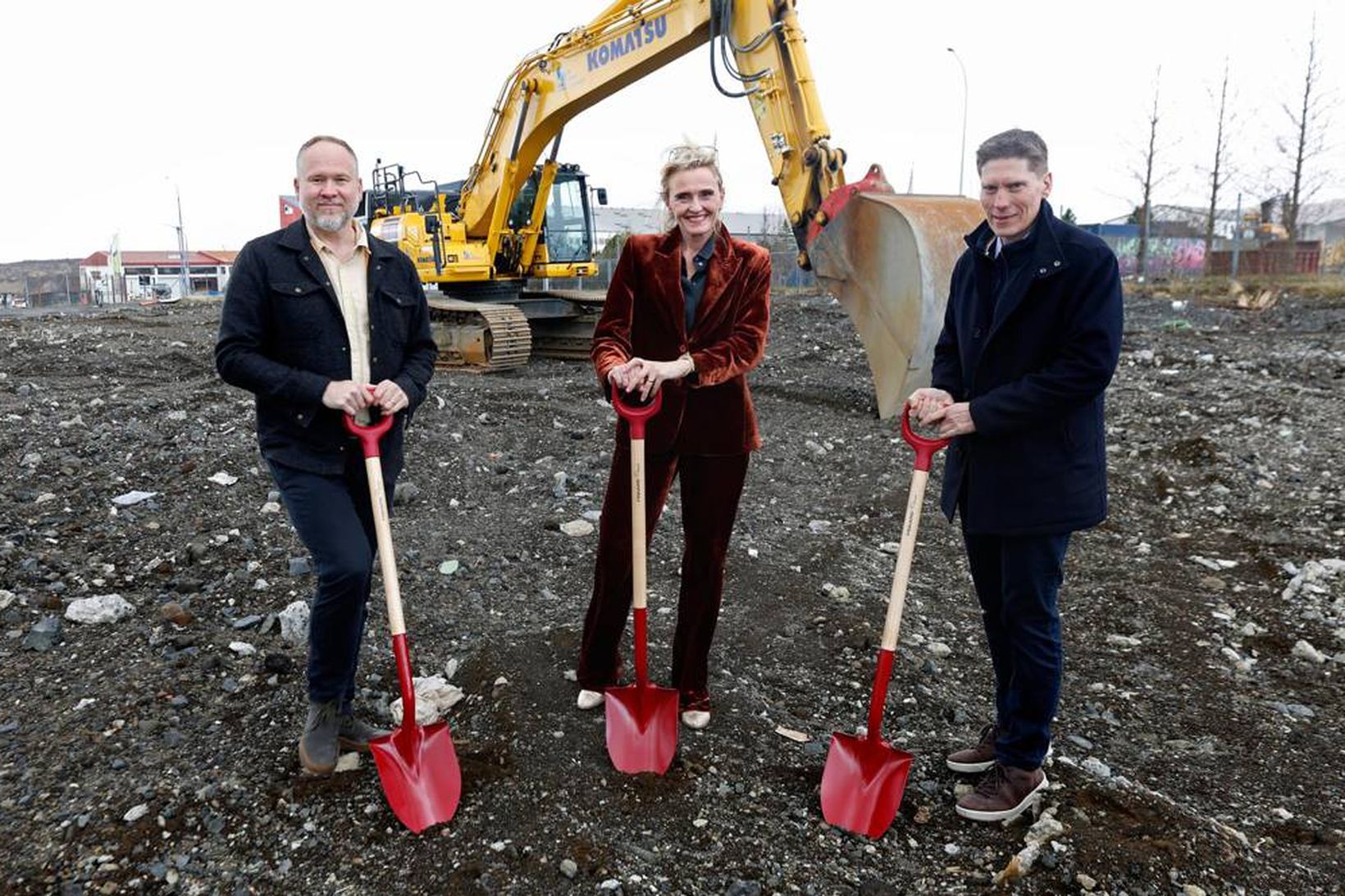 Ingvi, hér til hægri, ásamt Jóhanni Sigurðssyni arkitekt og Heiðu …