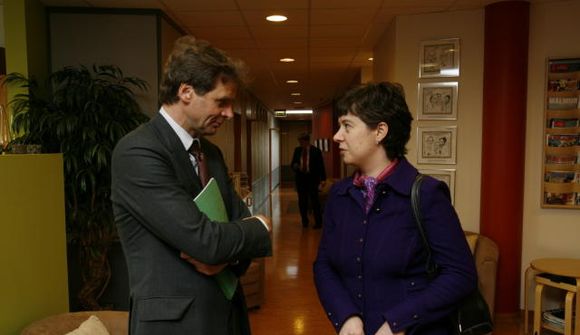 IMF: Áætlunum sé fylgt eftir