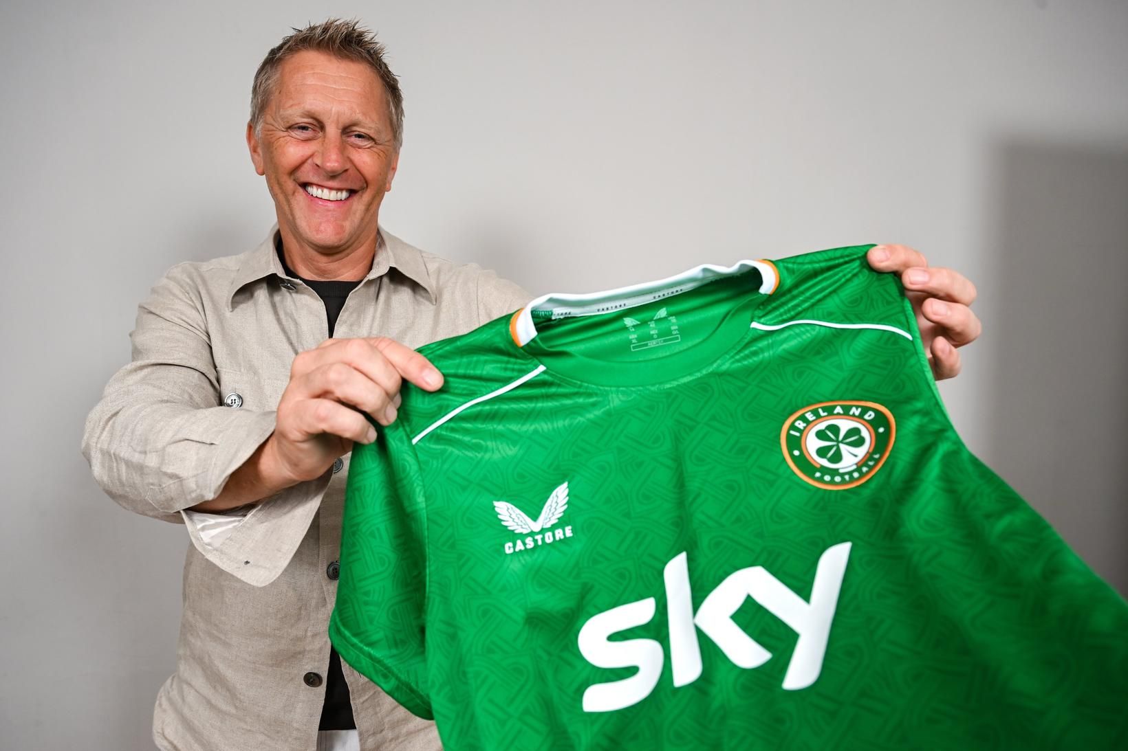 Heimir Haggrímsson með írsku landsliðstreyuna.