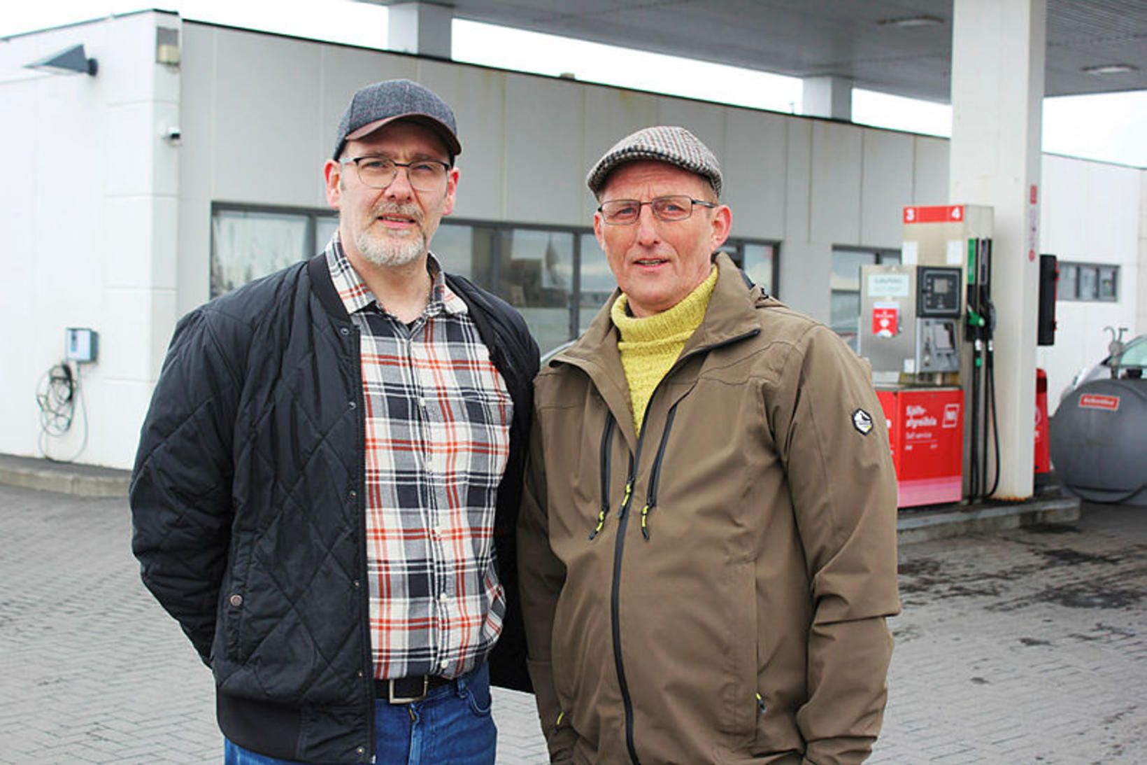 Hannes Friðriksson og Haukur Hilmarsson vilja lægra bensínverð í Reykjanesnesbæ.
