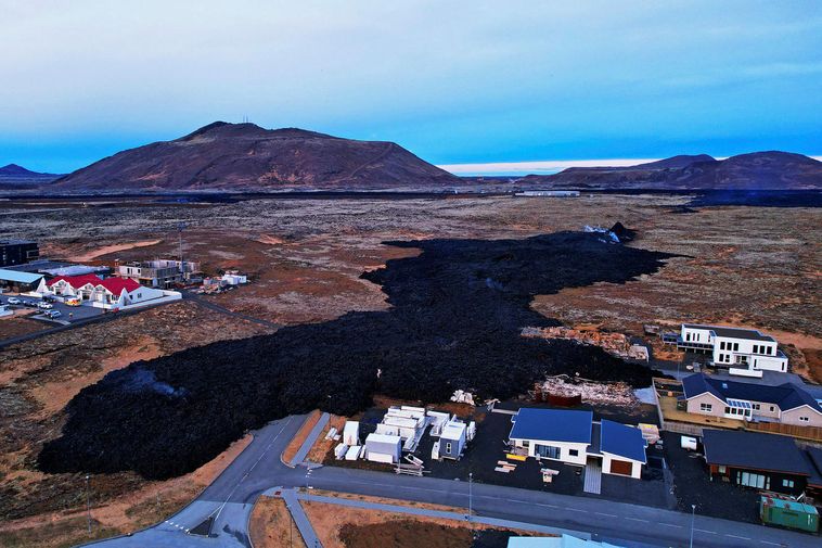 Says tourists are wandering around Grindavík without supervision Iceland Monitor