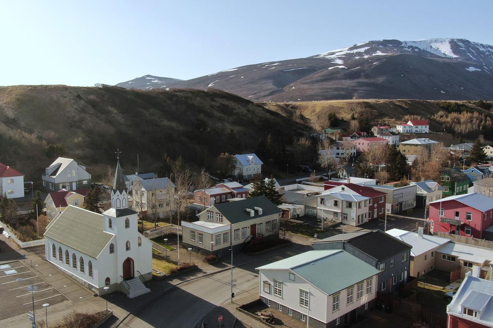 Veikindi hafa komið upp meðal leikara og því hefur verið …