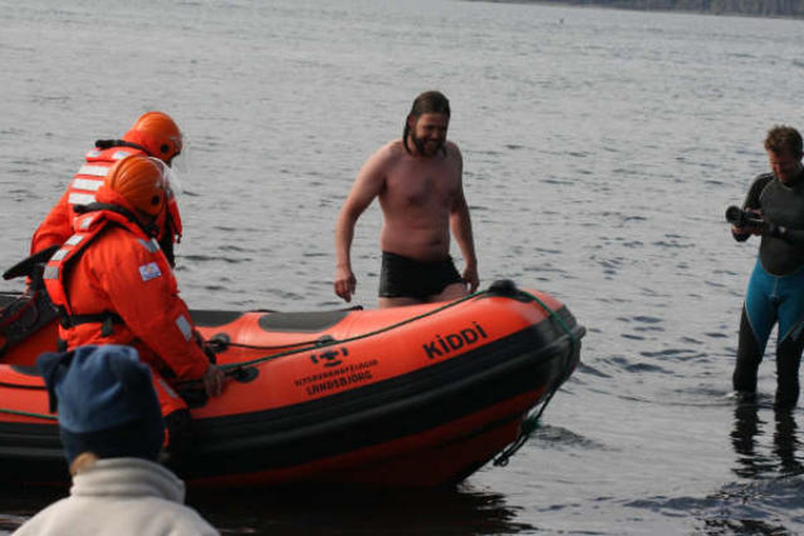 Einar Guðmundsson synti langsund í sjónum í fyrsta skipti í …