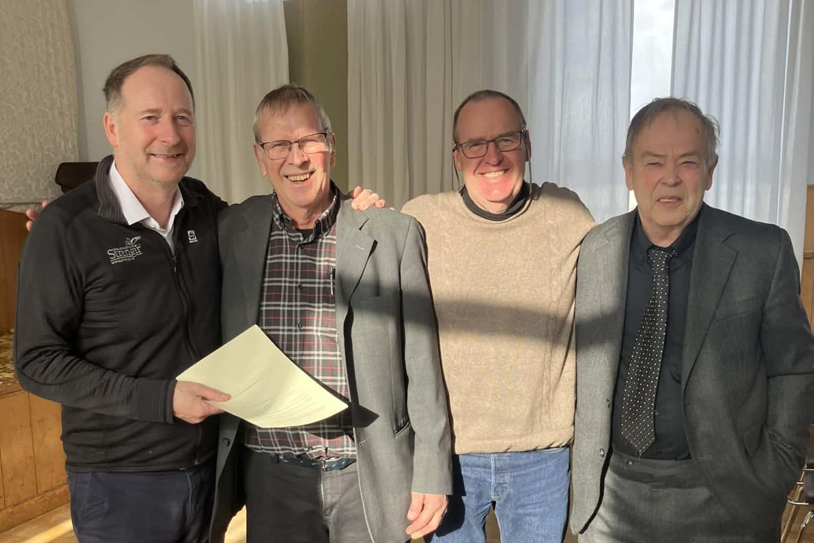 Framlengir um 5 ár í Minnivallalæk