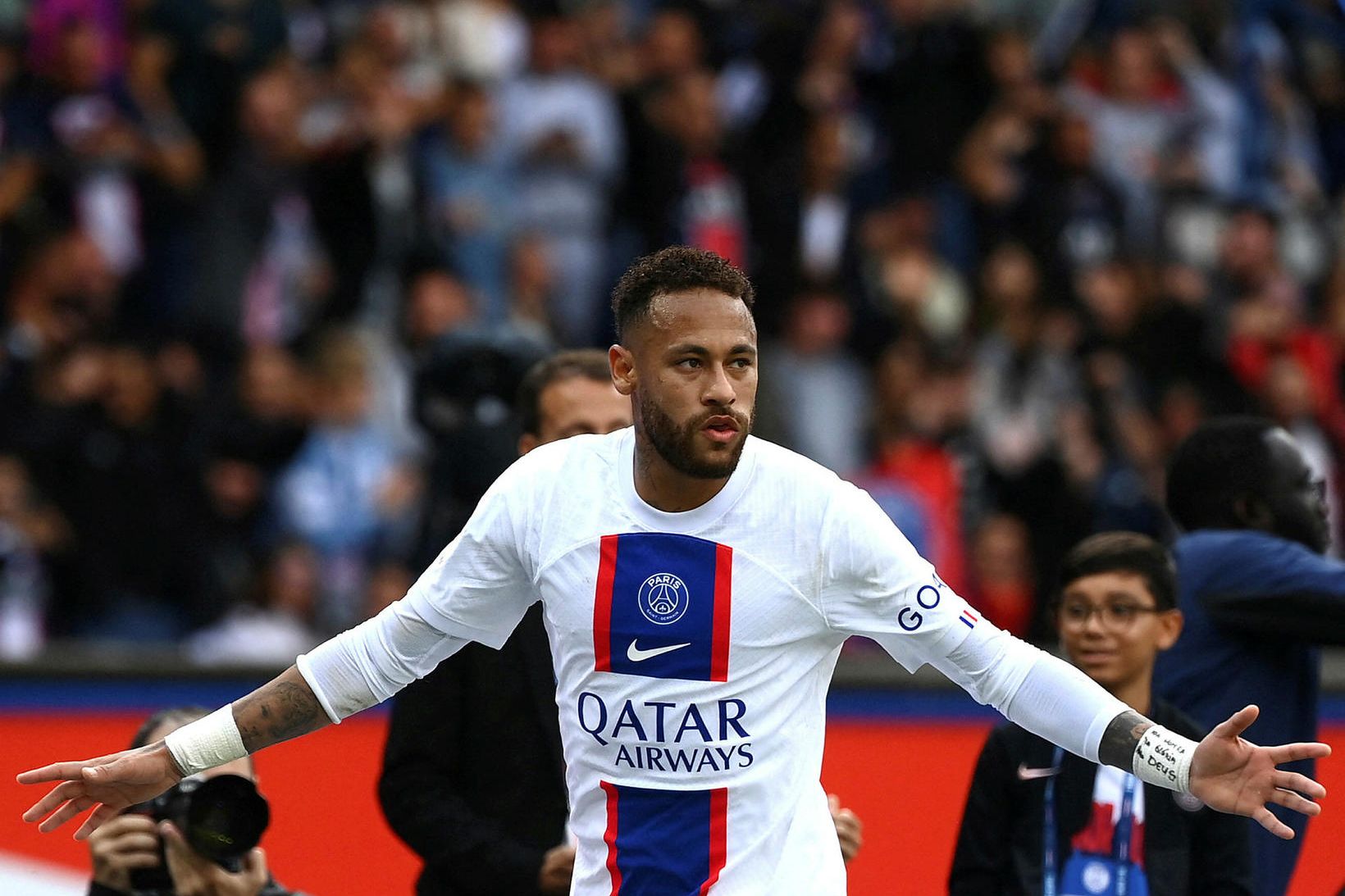 Neymar er líklega á förum frá PSG í sumar.