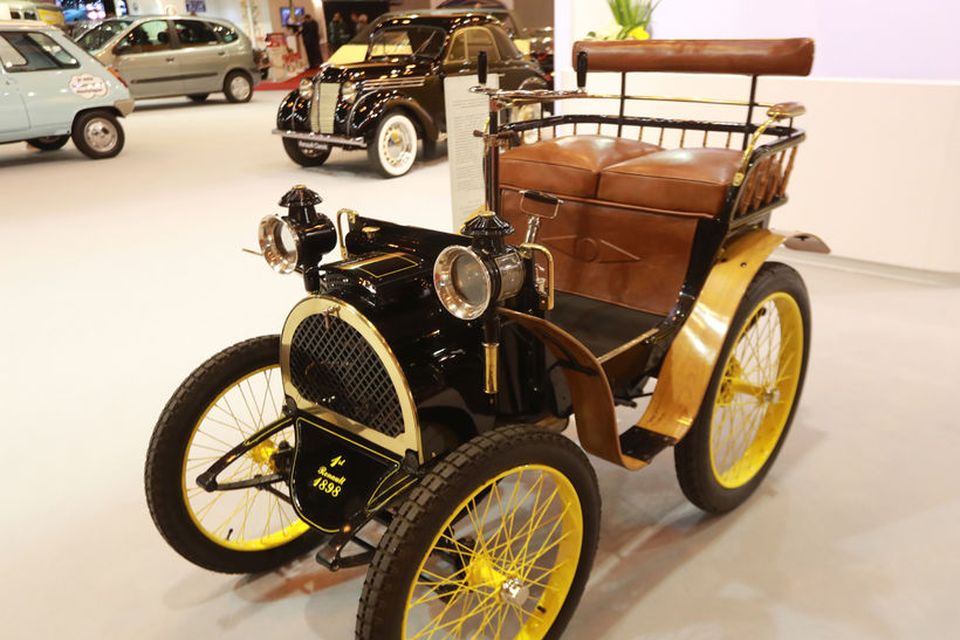 Renault Type A frá 1898 á sýningunni í París.