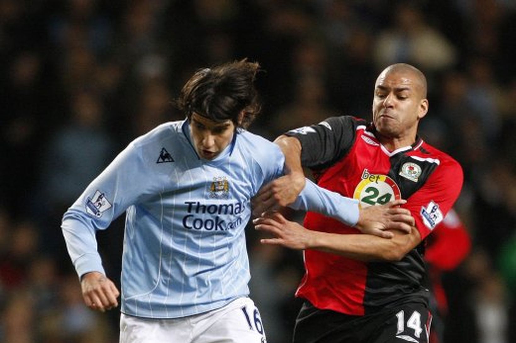 Vedran Corluka, til vinstri, í leik með Manchester City.