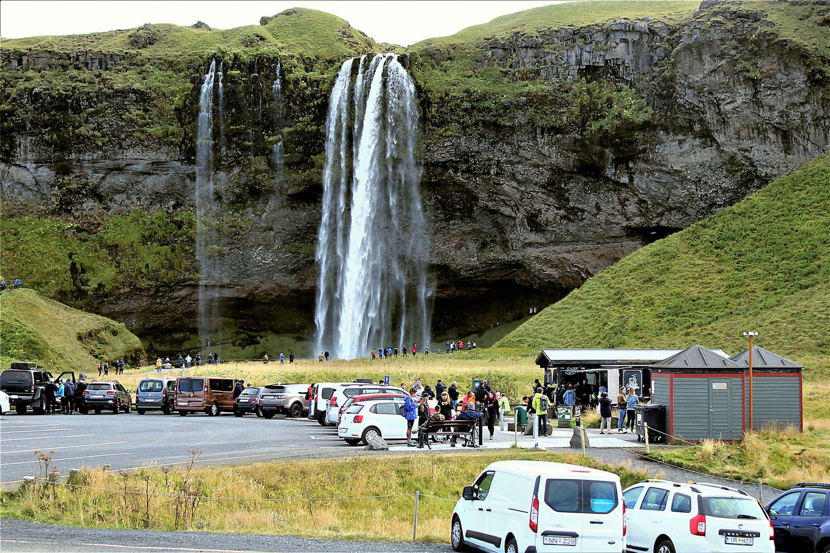 Spáð er snörpum hviðum 30-40 m/s undir Eyjafjöllum á morgun.