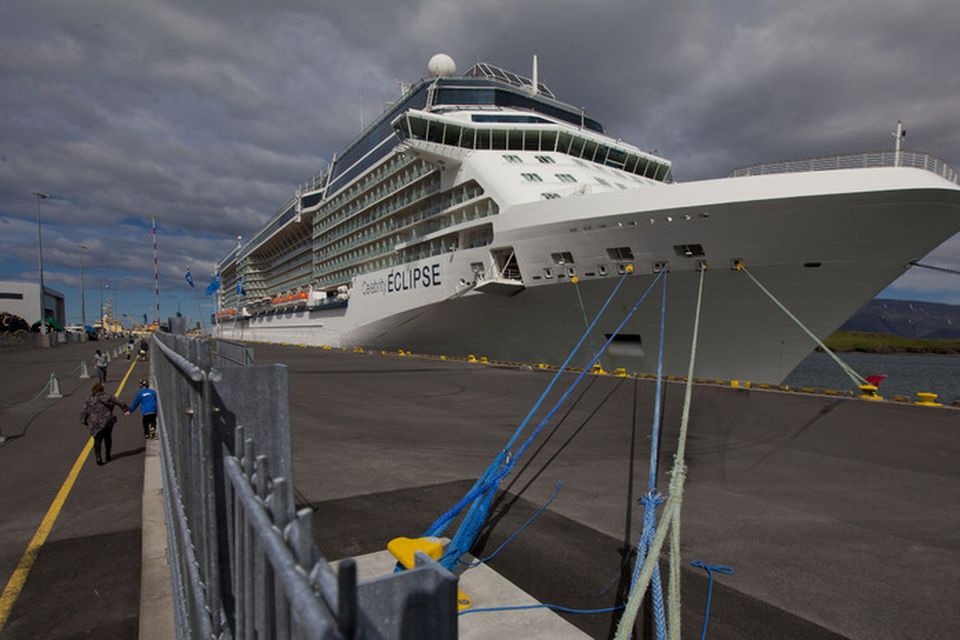 Skemmtiferðaskipið Celebrity Eclipse.