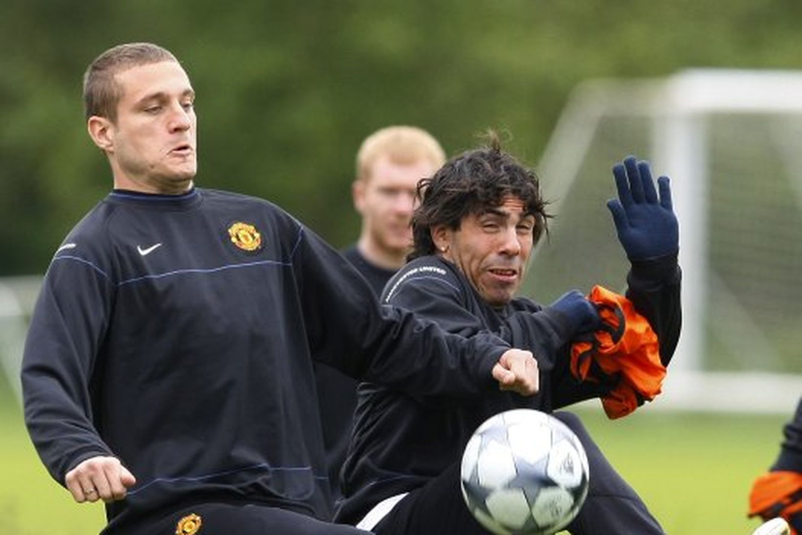 Nemanja Vidic, Carlos Tevez og Paul Scholes á æfingu Manchester …