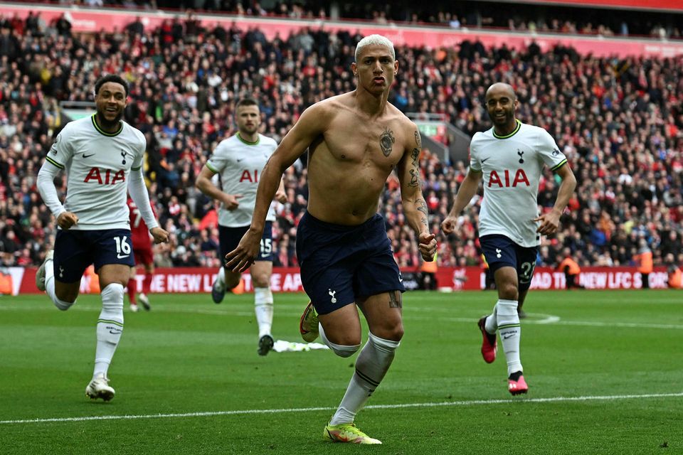 Richarlison fagnar jöfnunarmarki sínu ógerlega í dag. Tottenham kom til baka úr stöðunni 3:0 og …