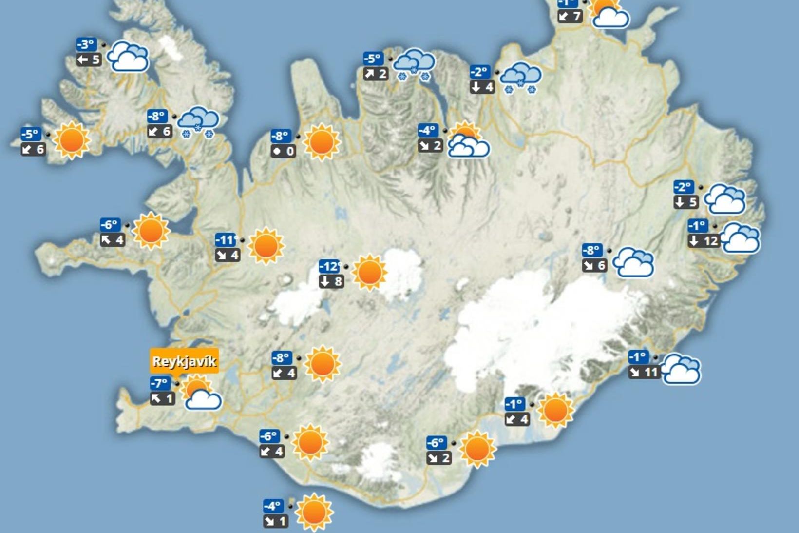 Spáð er norðlægri átt í dag.