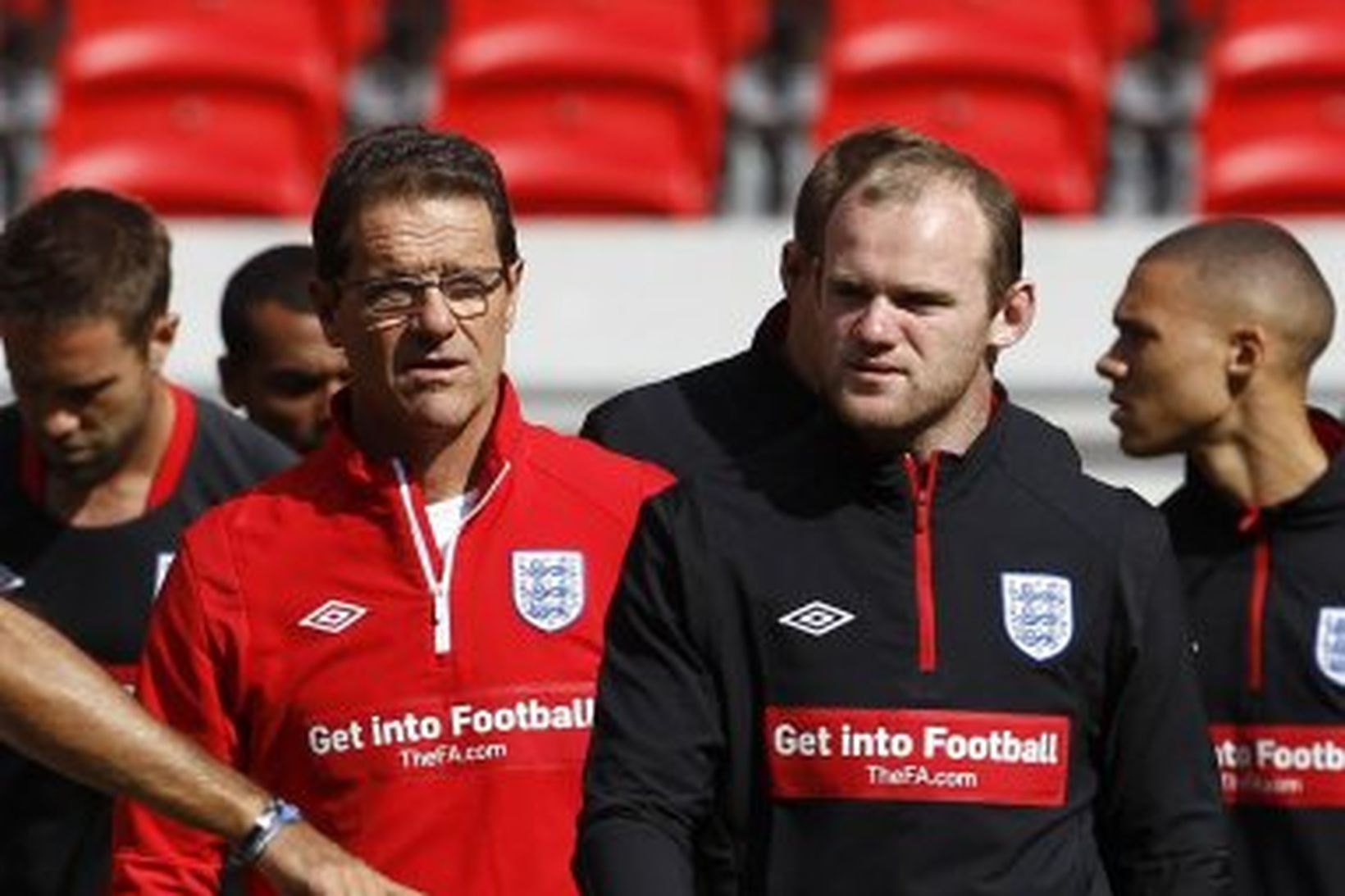 Wayne Rooney ásamt Fabio Capello á æfingu enska landsliðsins.