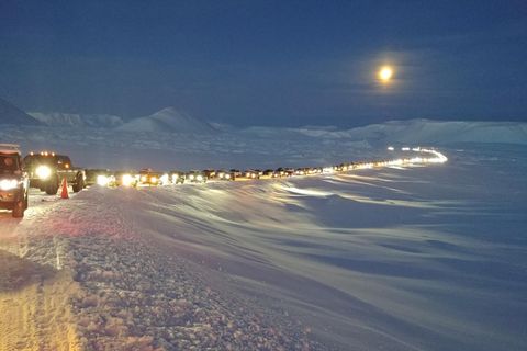 There were many who wanted to go skiing in Bláfjöll mountains yesterday, but this picture was taken after 4 yesterday afternoon.