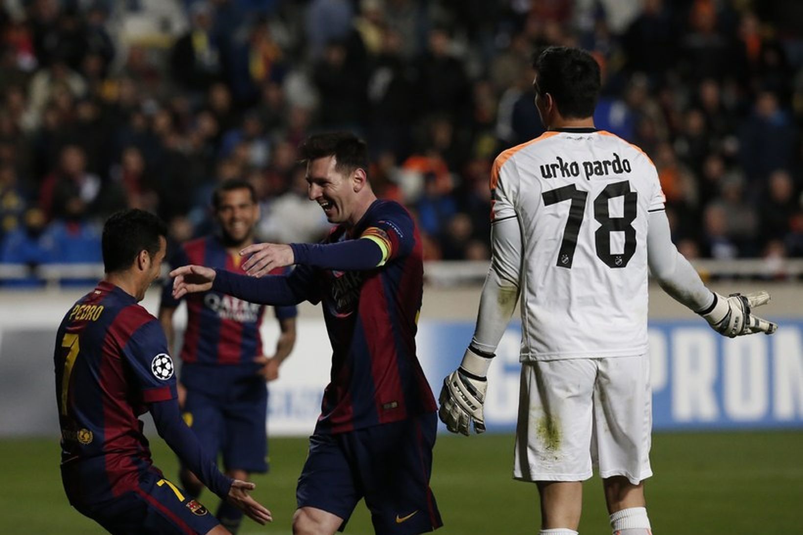 Lionel Messi fagnar einu marka sinna í kvöld.