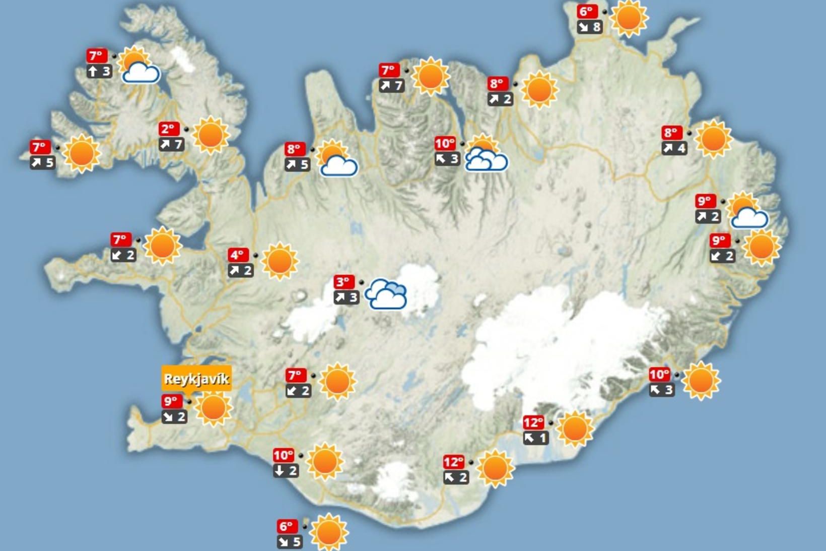 Spákortið á hádegi í dag.