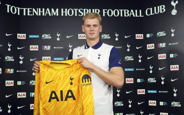 Antonin Kinsky er genginn til liðs við Tottenham.