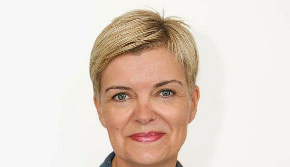 Margrét tekur við gömlum saumavélum og gefur áfram