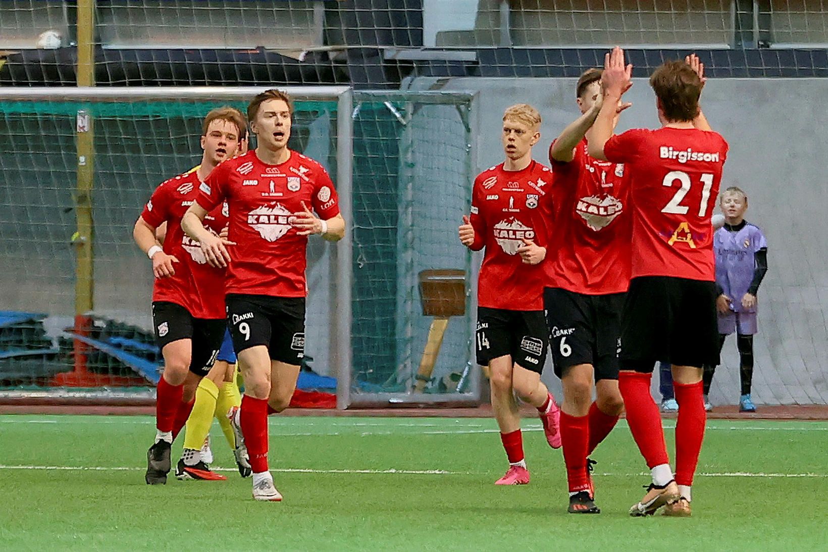 Afturelding sigraði FH 6:3 í gær.