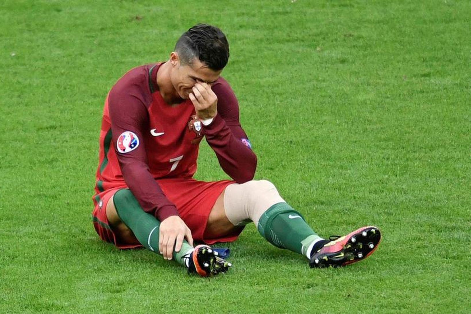 Mölfluga settist á augabrún Cristiano Ronaldo þar sem hann sat …