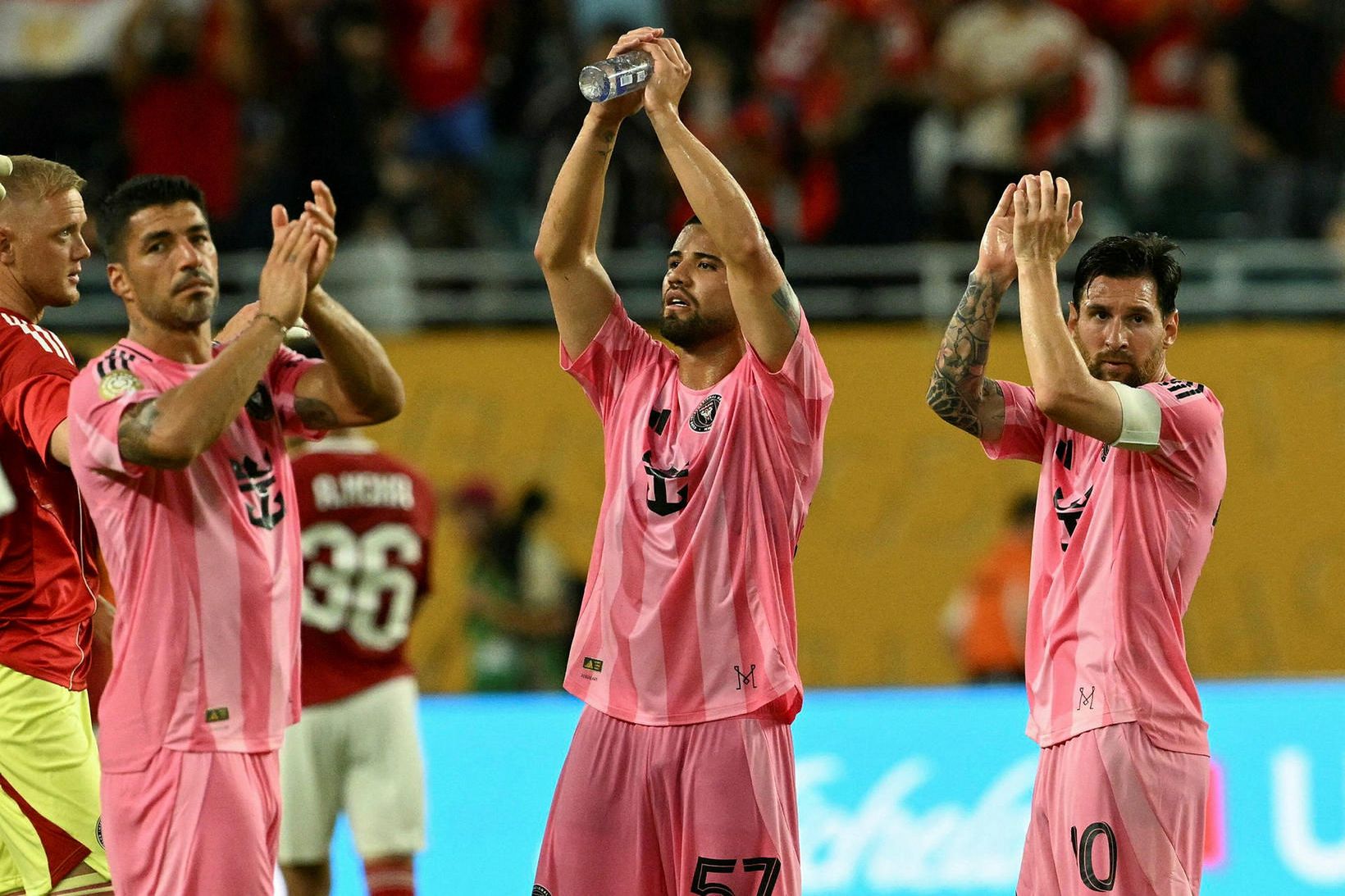 Luis Suárez, Marcelo Weigandt og Lionel Messi leikmeinn Inter Miami …