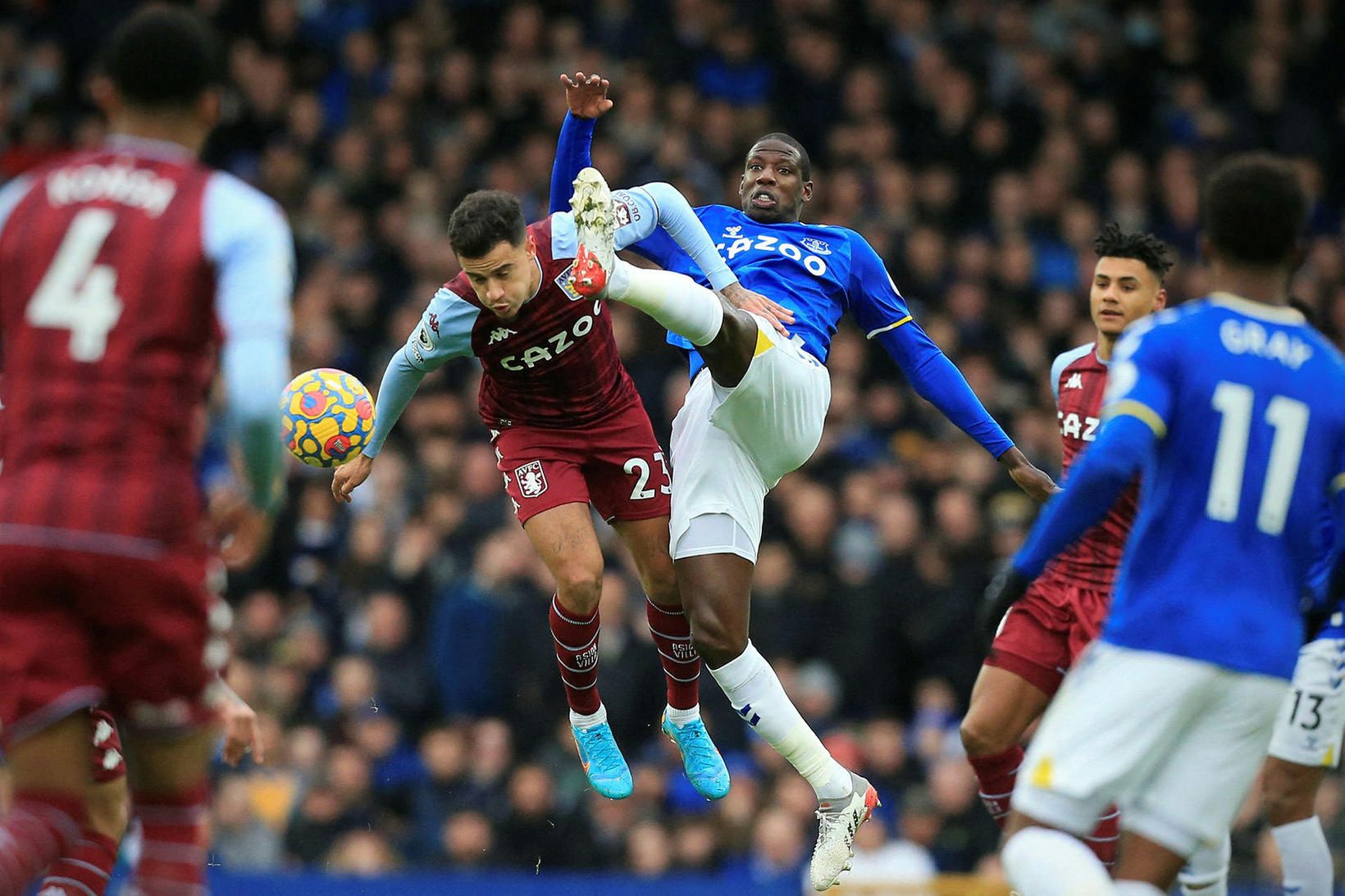 Abdoulaye Doucouré meiddist á nára gegn Aston Villa um síðustu …