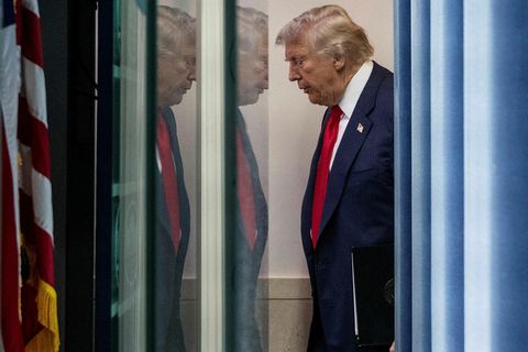 Donald Trump Bandaríkjaforseti er sagður hafa samþykkt framlengingu um frestun tolla á innflutning frá Kína.
