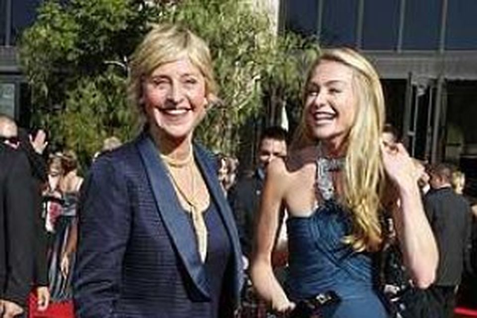 Sambýliskonurnar Ellen DeGeneres og Portia de Rossi.