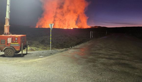 Fór við fimmta mann að bjarga vélum