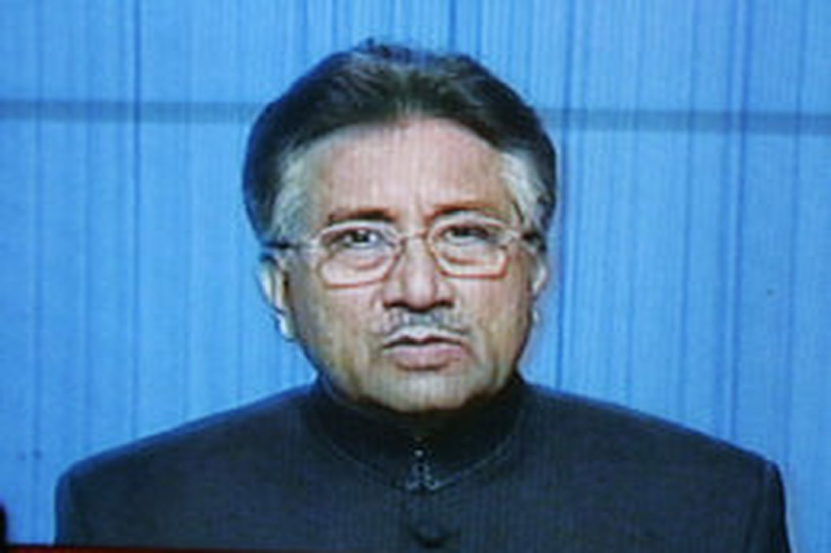 Bandaríkjamenn hvetja Musharraf til að aflétta neyðarástandinu í Pakistan