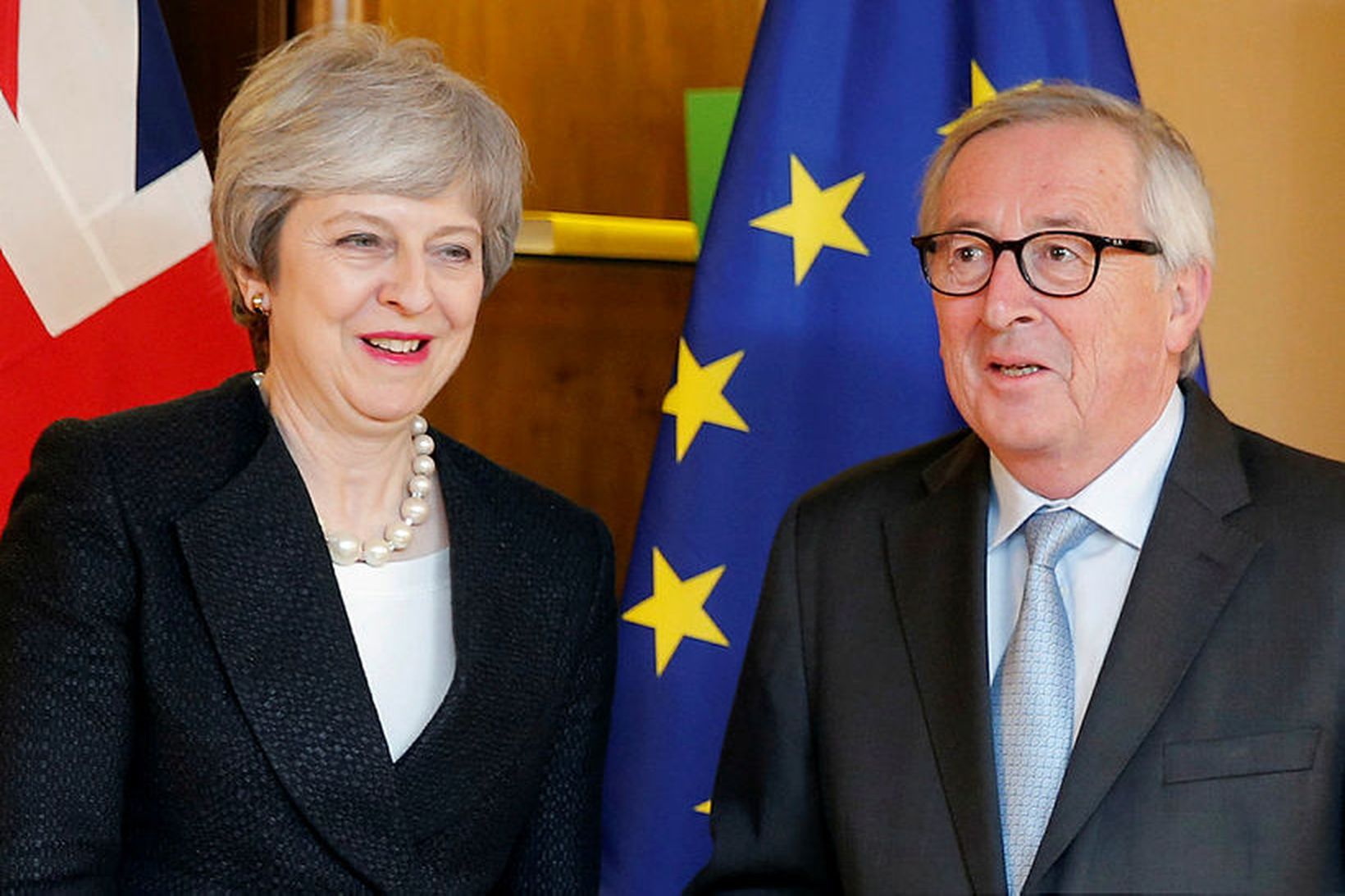 Theresa May og Jean Claude-Juncker í Strassborg í dag.