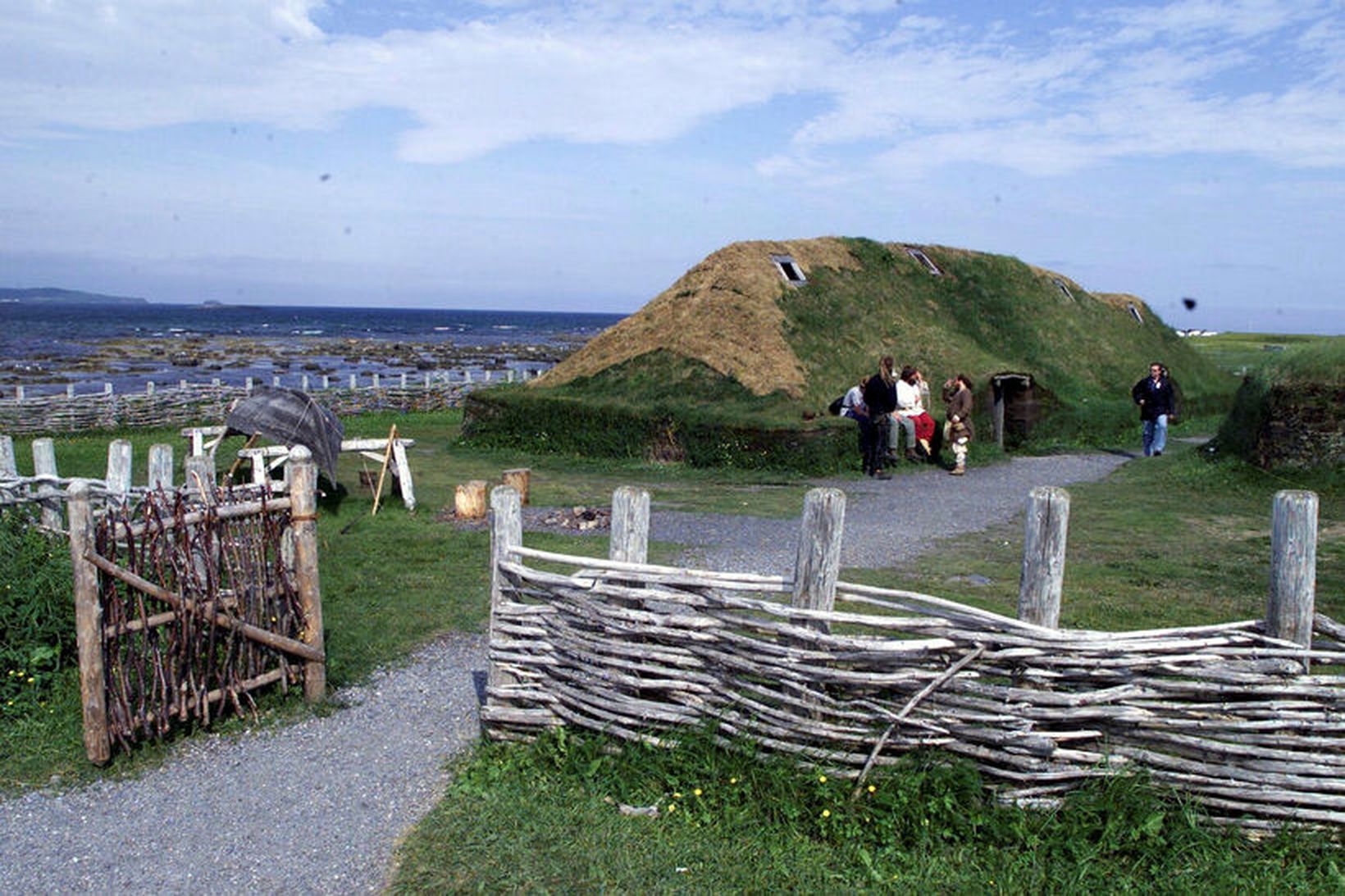 L'anse aux Meadows á Nýfundnalandi. Hér voru fornir Íslendingar á …