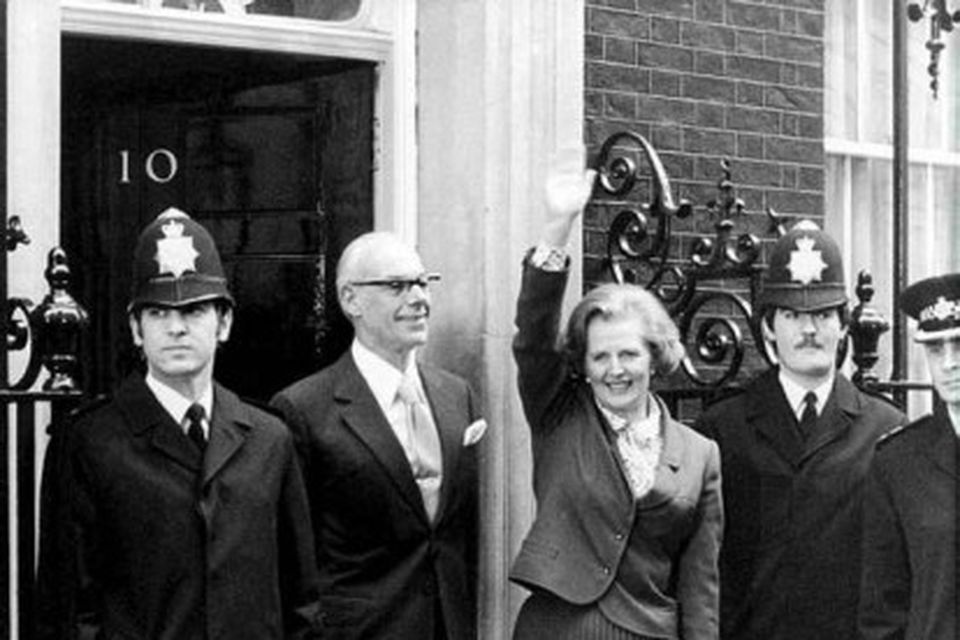 4. maí 1979 flutti Margaret Thather inn í Downing stræti 10 ásamt eiginmanni sínum Denis.