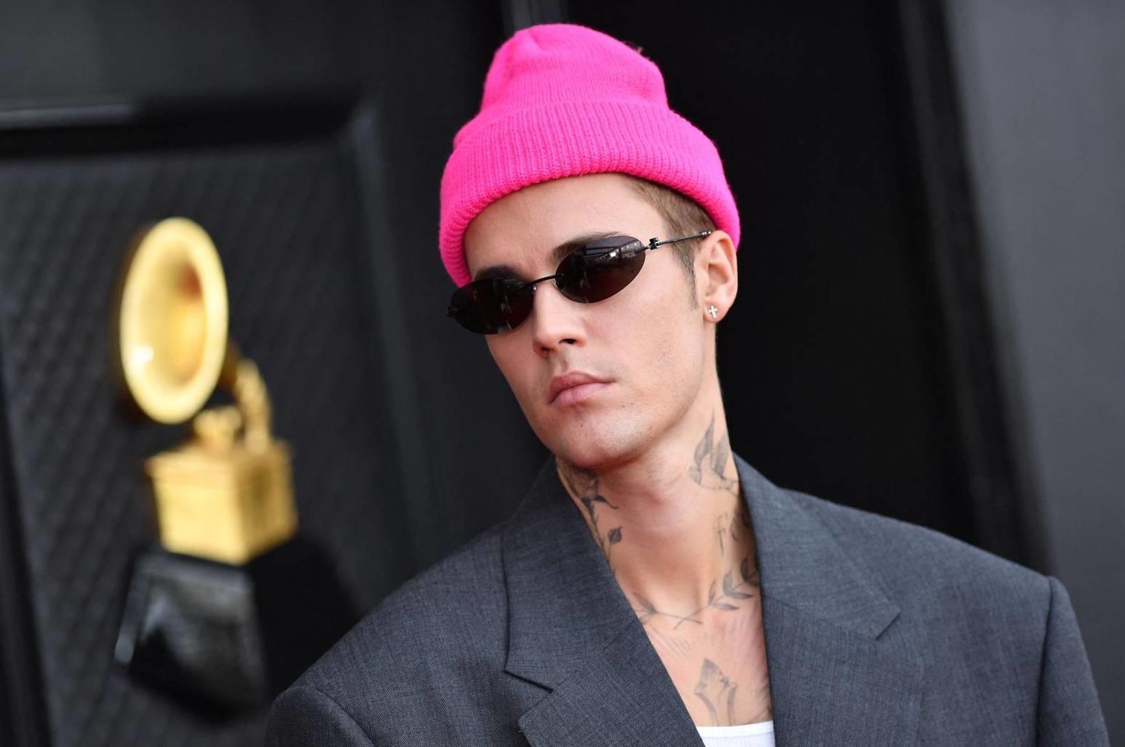 Bieber kveikti sér í jónu í Haganesvík