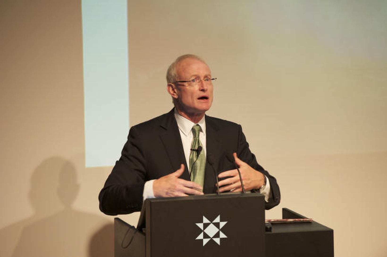 Michael Porter, prófessor við Harvard Business School