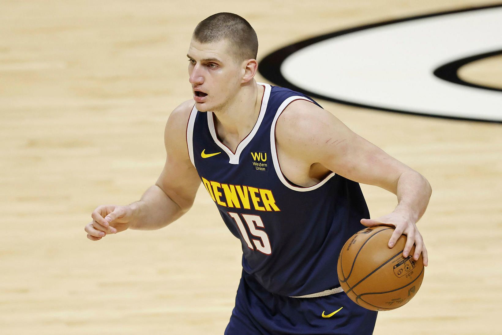 Nikola Jokic átti stórleik fyrir Denver sem stöðvaði Utah í …