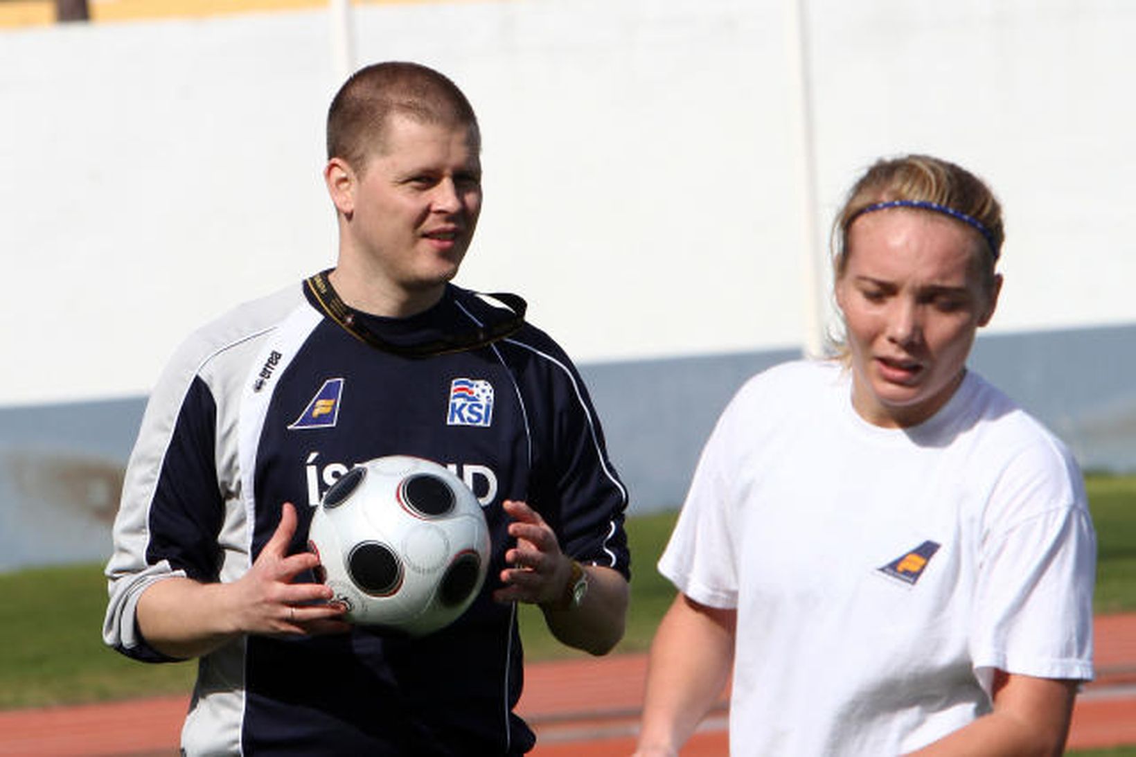 Sigurður Ragnar Eyjólfsson þjálfari og Margrét Lára Viðarsdóttir.