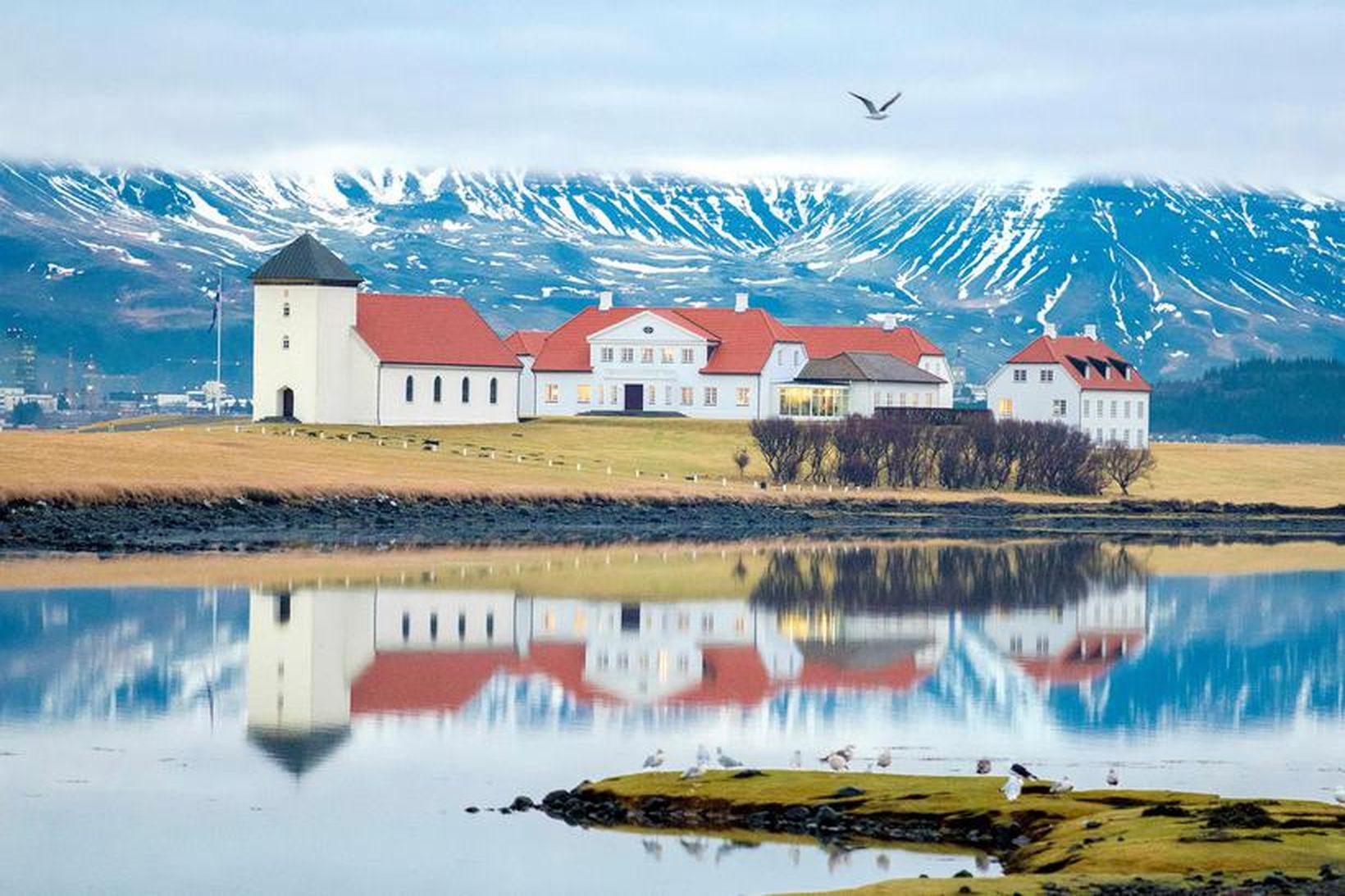 Bessastaðir. Forseti Íslands býst við fréttum frá formönnum þeirra flokka …