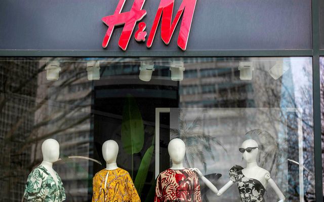 H&M hefur hætt starfsemi í Mjanmar.