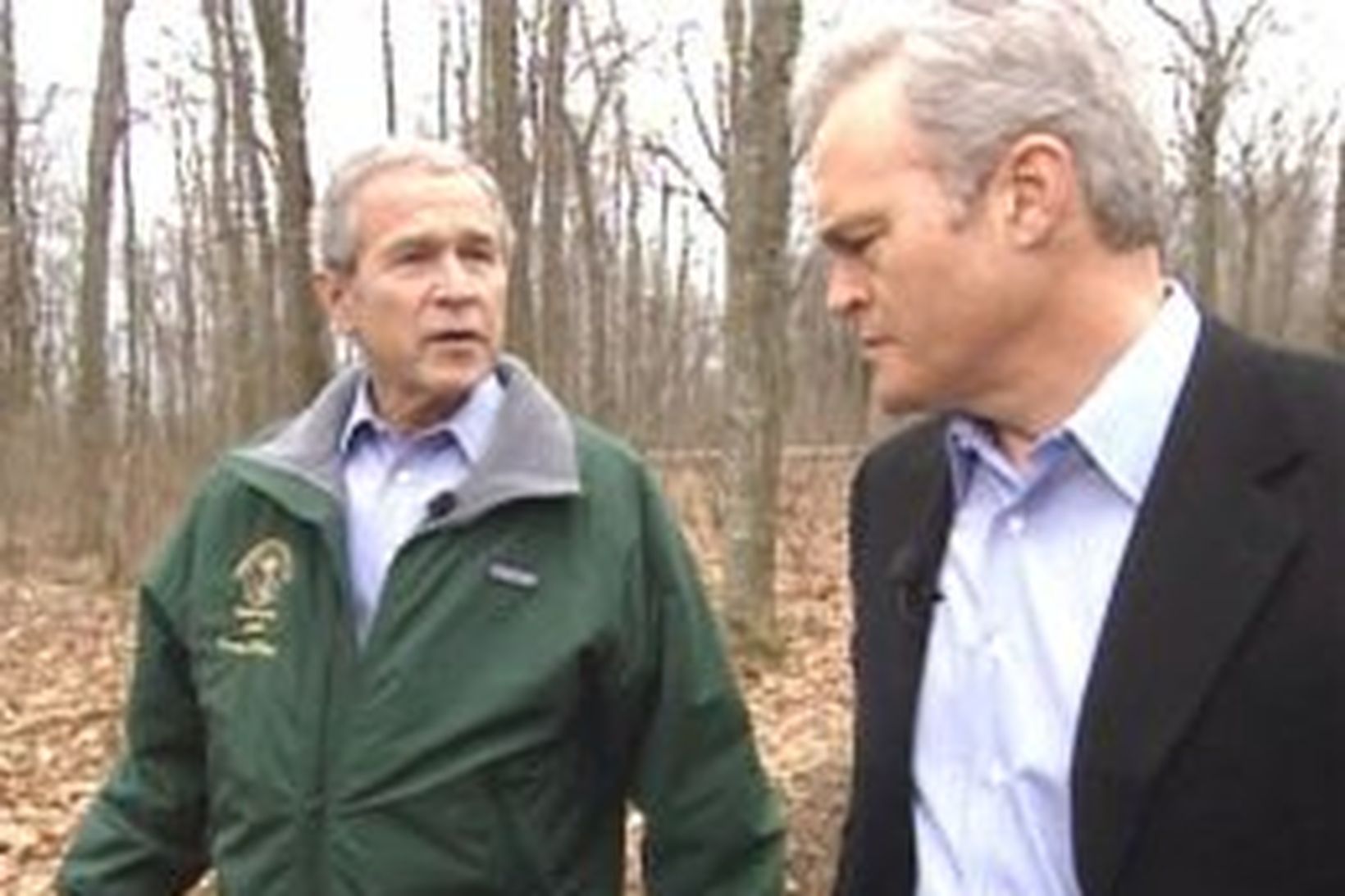 Bush sést hér ræða við fréttamann CBS fréttaskýringarþáttarins 60 Minutes.