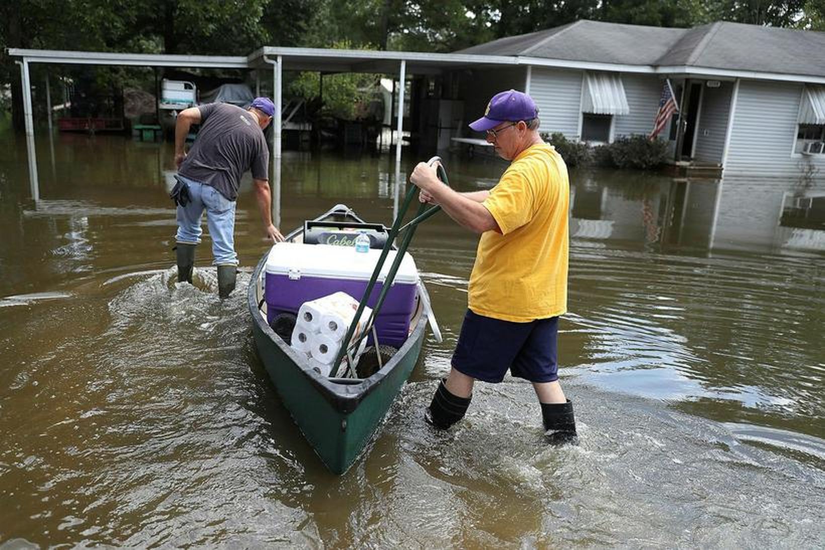 Íbúar í Louisiana fengu að finna fyrir miklum flóðum í …