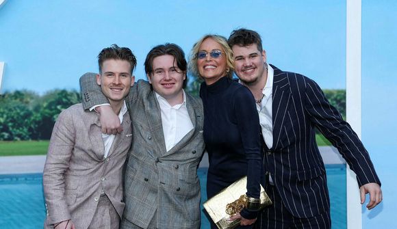 Sharon Stone gekk dregilinn ásamt sonum sínum