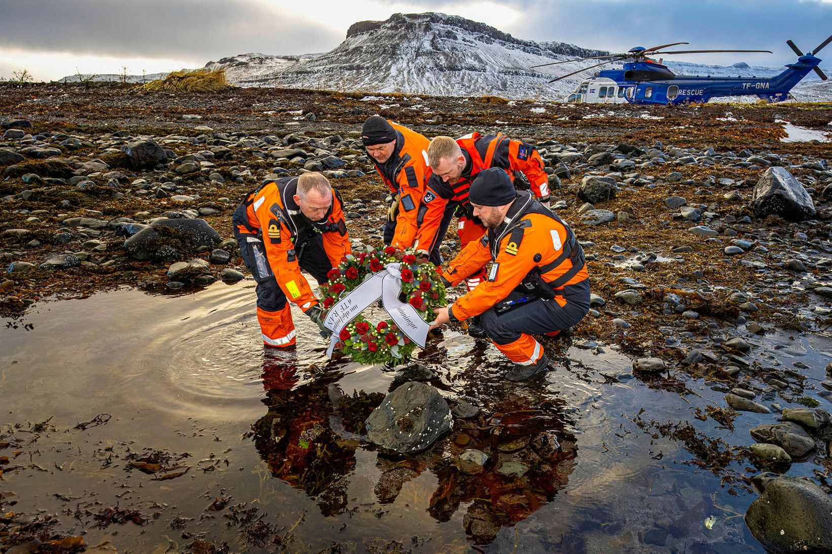 Þyrlusveit Landhelgisgæslunnar minntist áhafnarinnar á TF-RAN, sem fórst í Jökulfjörðum …