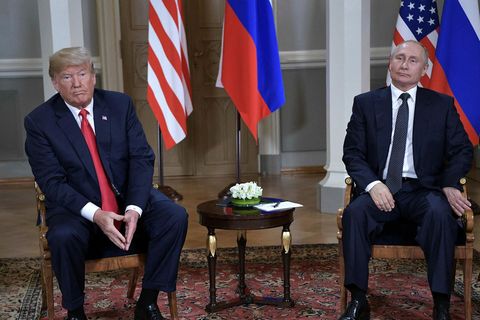 Trump og Pútín hallast hvor í sína áttina á fundi sínum í Helsinki í Finnlandi …