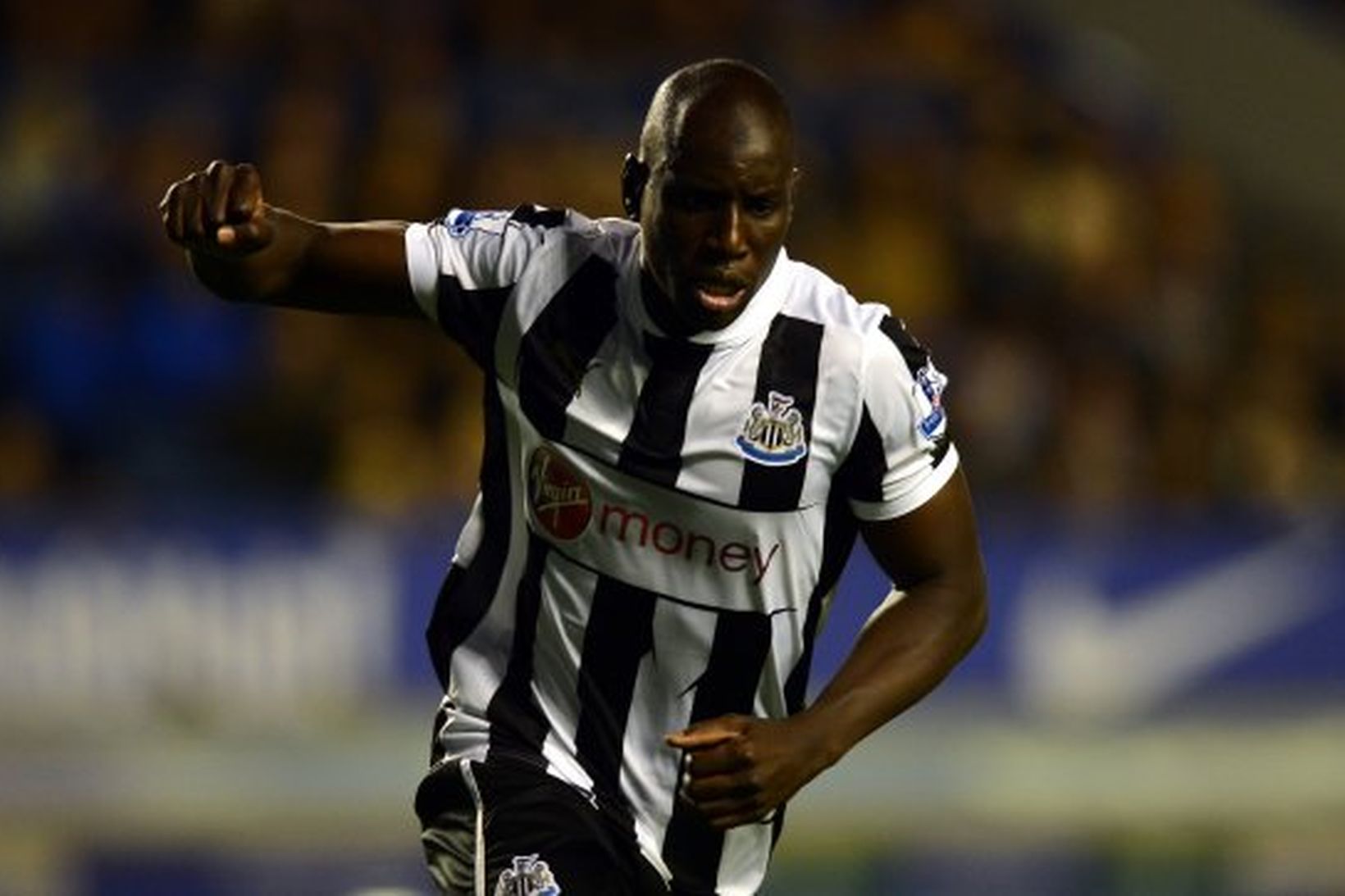 Demba Ba fagna marki fyrir Newcastle.