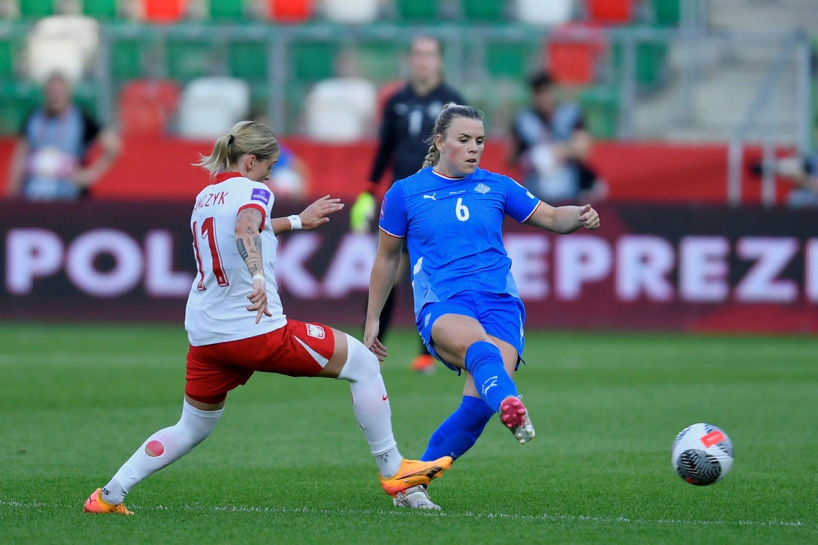 Ingibjörg Sigurðardóttir í leik með íslenska landsliðinu.