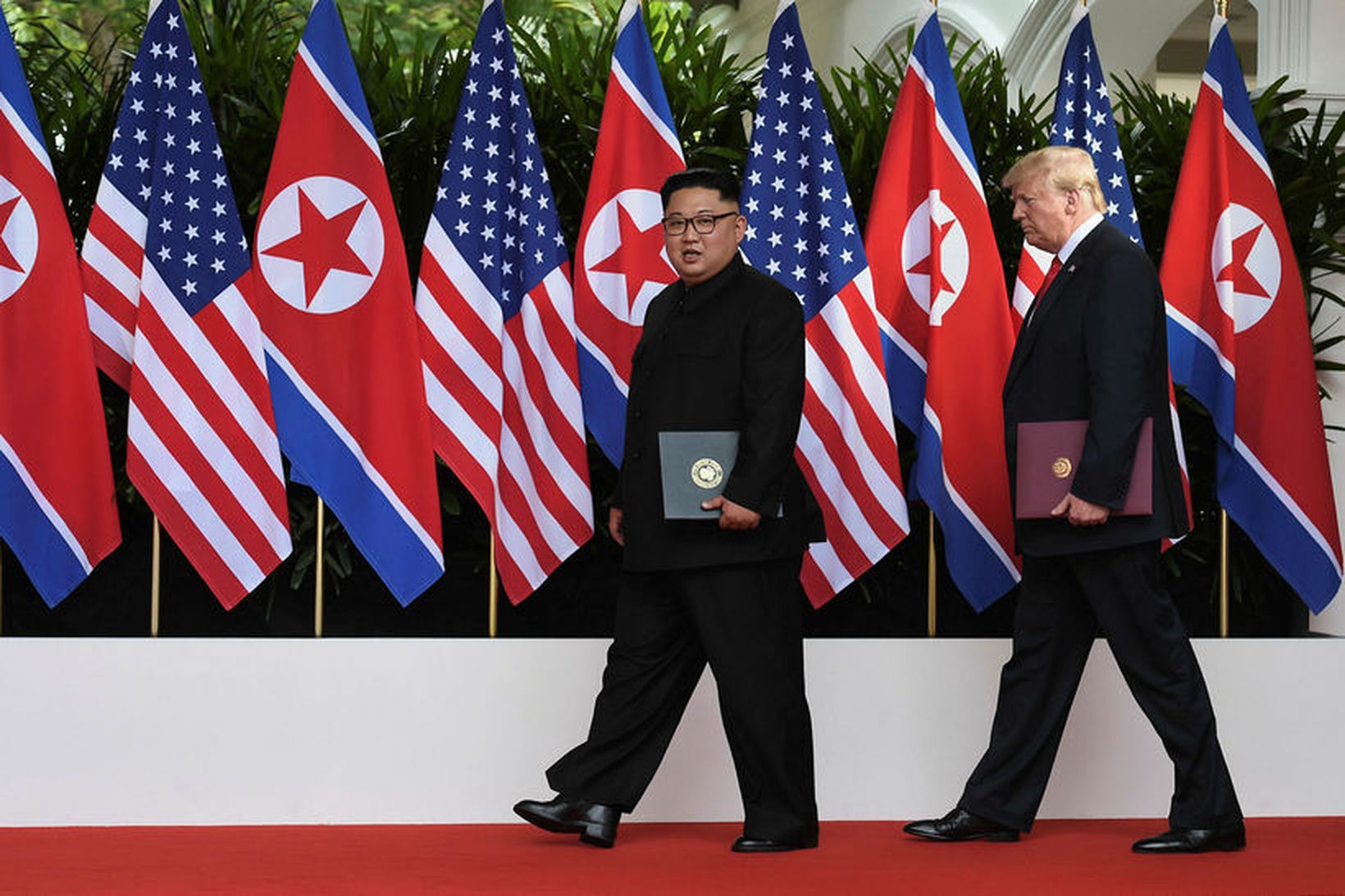 Kim Jong-un, leiðtogi Norður-Kóreu, og Donald Trump Bandaríkjaforseti ræddu afkjarnorkuvopnavæðingu …