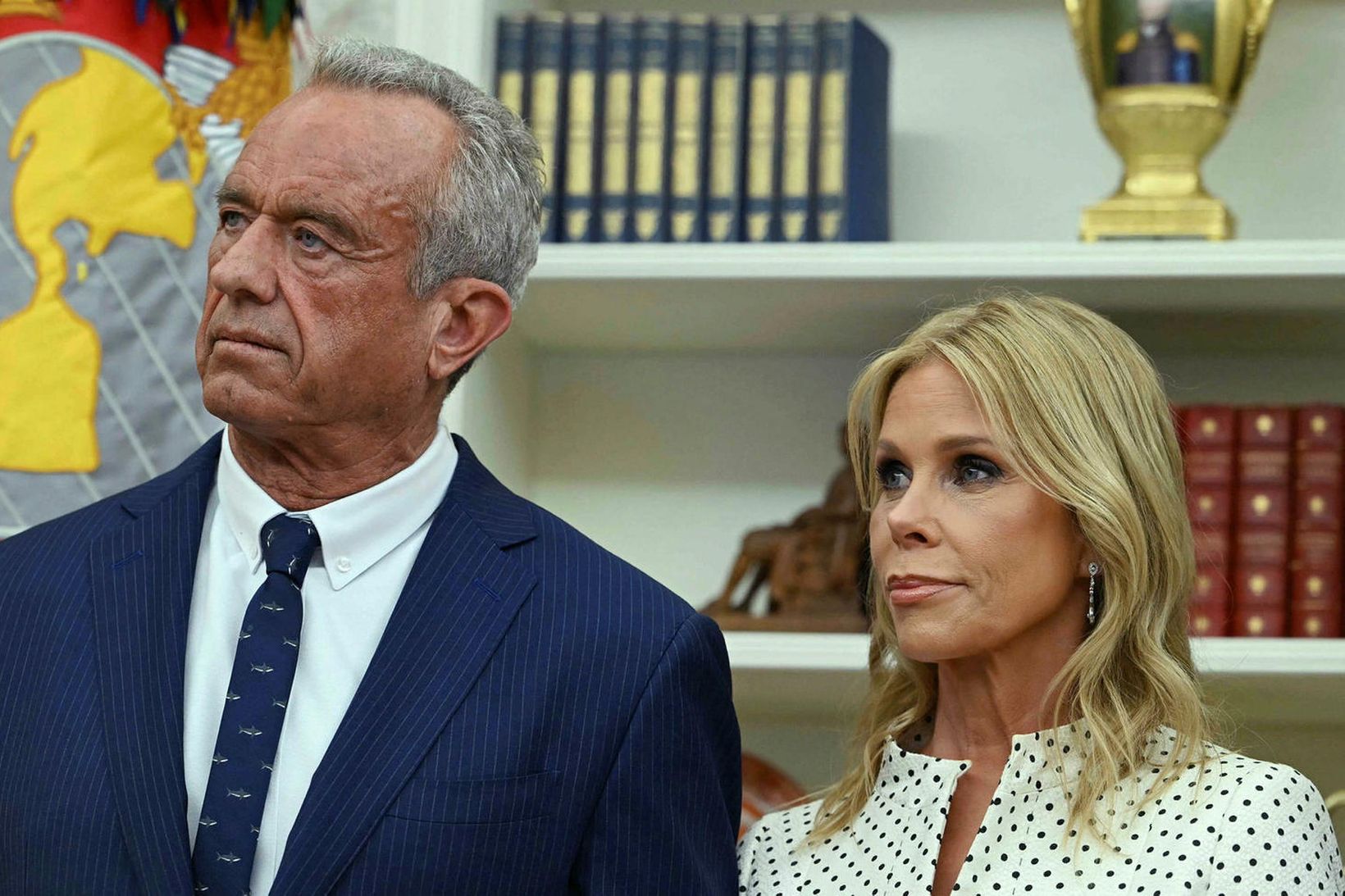 Robert F. Kennedy Jr. ásamt eiginkonu sinni Cheryl Hines þar …