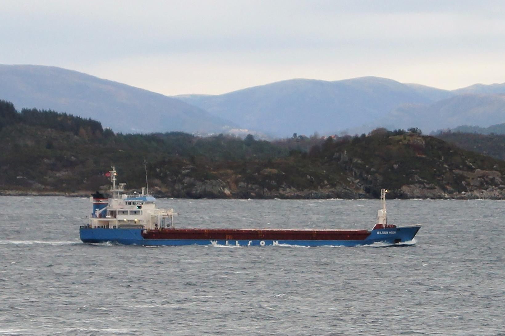 Flutningaskipið Wilson Hook er sagt hafa strandað í Ólafsvík í …