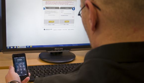 16.666 klukkustundir í að sækja rafræn skilríki
